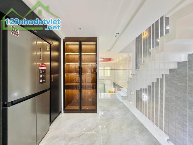 NHÀ THIẾT KẾ CAO CẤP CÓ THANG MÁY QUANG TRUNG - PHƯỜNG 11 
LH EM XEM NHÀ 0965526259 THÚY - 2