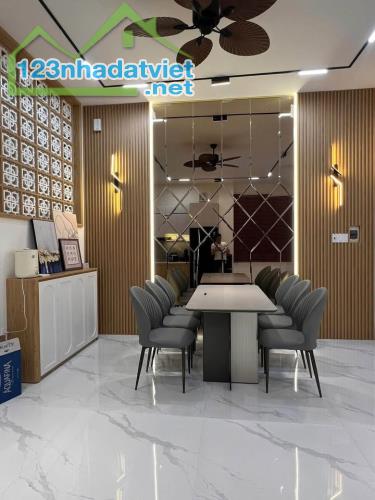 🔥🔥BIỆT THỰ MINI 80M2 - 3 TẦNG FULL NỘI THẤT NGAY MÊTRÔ Q12 - LÔ GÓC KHÔNG LỘ GIỚI - HXH - 2