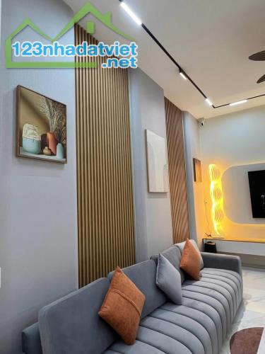 🔥🔥BIỆT THỰ MINI 80M2 - 3 TẦNG FULL NỘI THẤT NGAY MÊTRÔ Q12 - LÔ GÓC KHÔNG LỘ GIỚI - HXH - 4