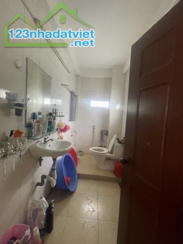 Bán gấp nhà hẻm 7m Hương Lộ 2, Bình Tân, 4 tầng, 5,2x17M, giá 6,35 tỷ ( TL l - 5