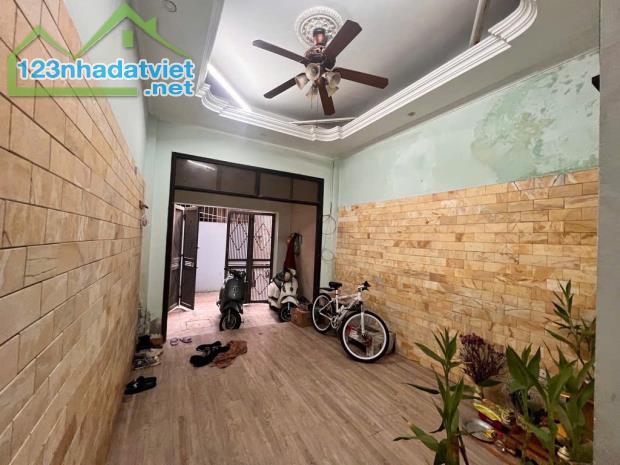 BÁN ĐẤT TẶNG NHÀ NGUYỄN ĐỨC CẢNH, HAI MẶT NGÕ, XÂY CHDV HẾT Ý, 50M2 GIÁ CHỈ 7.X TỶ