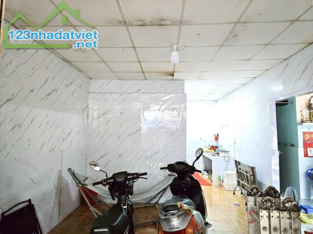 C84 🚗 BÁN NHÀ HXH – DIỆN TÍCH KHỦNG 206M² – TRUNG TÂM QUẬN 7 🏡 - 2