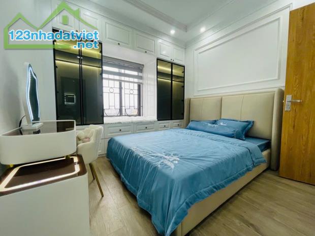 Căn góc tòa CT9 KĐT mới Định Công quận Hoàng Mai dt 80m2, 3 ngủ, sổ đỏ, giá 4.x tỷ