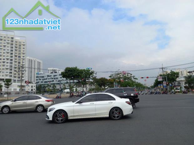 BÁN NHÀ DIỆN TÍCH LỚN GIÁ RẺ NHẤT KHU VỰC, NGUYỄN VĂN QUỲ QUẬN 7, 2 TẦNG, 92M2 CHỈ 4.25 TỶ