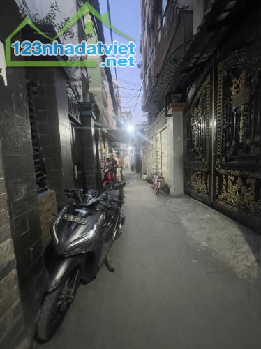 6 TỶ HƠN - NHÀ QUẬN 3, GẦN CV THỎ TRẮNG - HẺM AN NINH SẠCH SẼ - 45M2 2 LẦU 3PN CÓ N/THẤT