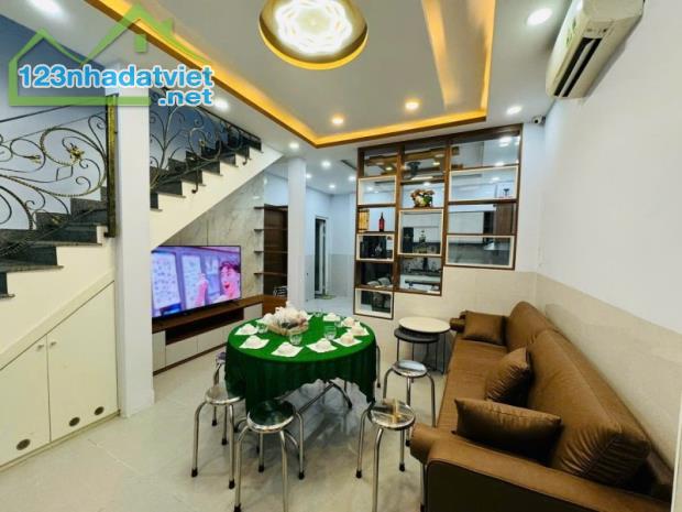 6 TỶ HƠN - NHÀ QUẬN 3, GẦN CV THỎ TRẮNG - HẺM AN NINH SẠCH SẼ - 45M2 2 LẦU 3PN CÓ N/THẤT - 1