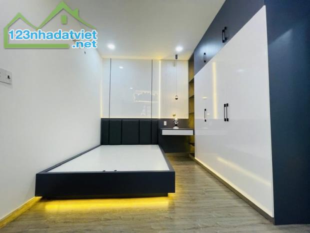 6 TỶ HƠN - NHÀ QUẬN 3, GẦN CV THỎ TRẮNG - HẺM AN NINH SẠCH SẼ - 45M2 2 LẦU 3PN CÓ N/THẤT - 3