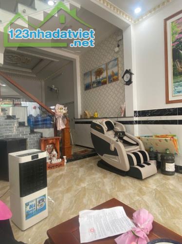 Bán nhà HXH HT 02 ,Hiệp Thành ,Q12,nhà đẹp  3Tx65m2 .Giá chỉ 5.2 tỷ (TL) - 1