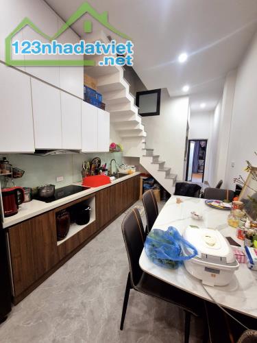 Bán nhà đẹp Khương Hạ, ngõ nông, gần phố, 30m ra ô tô tránh giá 8,4 tỷ - 1