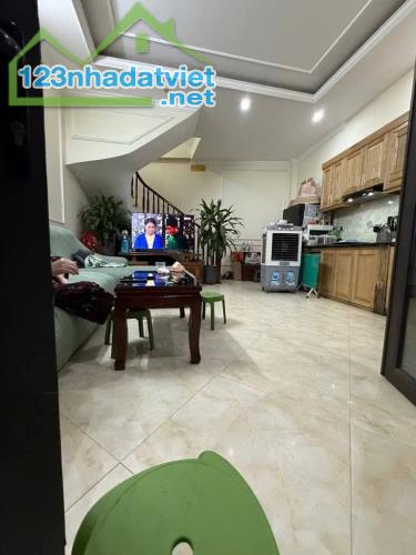 Bán nhà Phố Bùi Xương Trạch -Thanh xuân Hà Nội -DT :30m x 5T ,MT 3,8m giá 5,3 tỷ - 3