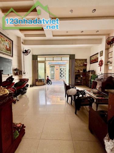Giảm sốc bán nhanh nhà mặt tiền 6 x10m2 đúc 2 tầng Đường Tân Chánh Hiệp , Q12 nhỉnh 3 tỷTL - 3