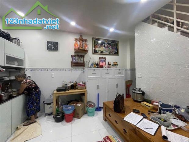 CẦN BÁN CĂN NHÀ 4 TẦNG GẦN MẶT TIỀN ĐƯỜNG TRƯỜNG SA QUẬN 3 CHỈ 4,6 TỶ CHỦ GIẢM MẠNH TAY