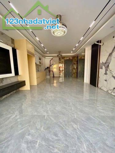 MẶT NGÕ Ngọc Thụy 50m,6 tầng,THANG MÁY-NGÕ THÔNG-GR ÔTÔ 7 CHỖ- LÔ GÓC 2 THOÁNG,giá 14.xtỷ