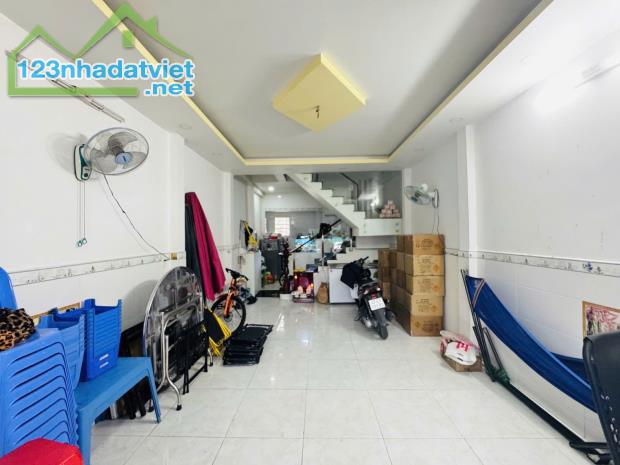 Chỉ 4.63 tỷ TL! 64M², 2Tầng/3PN – HẺM XE HƠI – Phan Văn Trị Gò Vấp! - 1