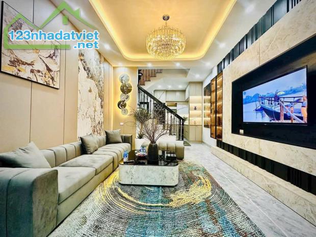 Bán nhà phố Tây Sơn Đống Đa lô góc ngõ rộng ô tô đỗ gần 46m2 4T MT 4m nở hậu ở, cho thuê