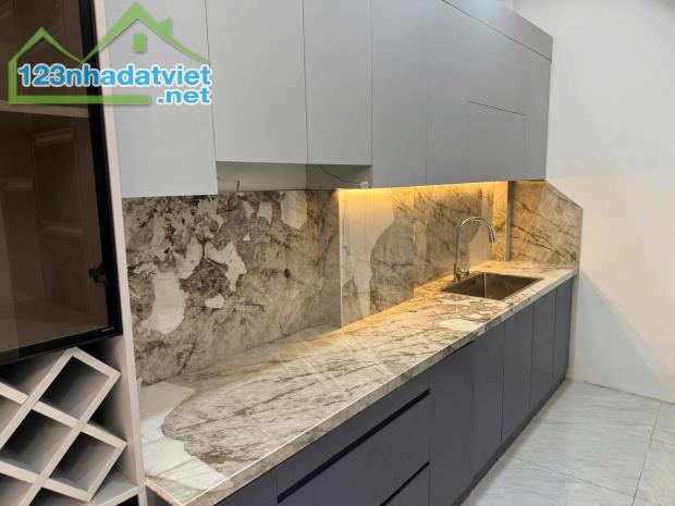 SIÊU ĐẸP THIẾT KẾ SANG TRỌNG,THỊNH QUANG ,ĐÔNG ĐA ,32M ,4 TẦNG,NGÕ RỘNG ,   6,4 TỶ - 2