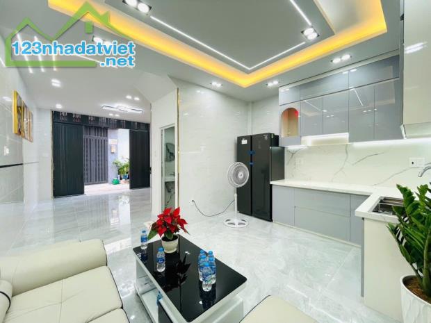 HẺM XE HƠI - NHÀ ĐẸP MỚI TINH - TRUNG TÂM GÒ VẤP - SÁT CHỢ HẠNH THÔNG TÂY - FULL NỘI THẤT - 1