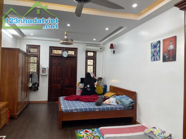 BÁN NHÀ MẶT PHỐ THÁI THỊNH, VỊ TRÍ ĐẲNG CẤP, KINH DOANH ĐỈNH, 38M2, 5 TẦNG, GIÁ 14 TỶ. - 2
