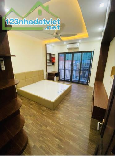 ĐẶC BIỆT HIẾM! NHÀ P.PHÚ ĐÔ - 50M- 5T- NGÕ OTO- TẶNG NỘI THẤT - NHỈNH 8 TỶ - 1