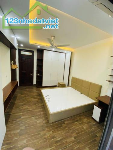 ĐẶC BIỆT HIẾM! NHÀ P.PHÚ ĐÔ - 50M- 5T- NGÕ OTO- TẶNG NỘI THẤT - NHỈNH 8 TỶ - 2