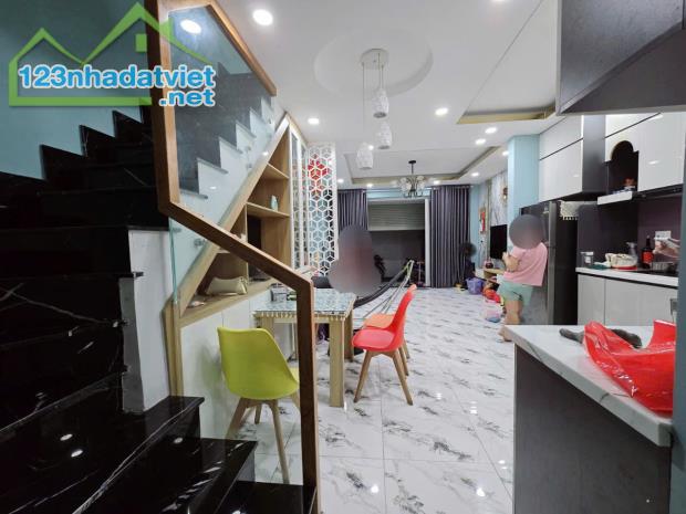 BÁN NHÀ ĐẸP NGUYỄN VĂN QUỲ QUẬN 7, 3 TẦNG, NGANG 5M CHỈ 5.7 TỶ - 2