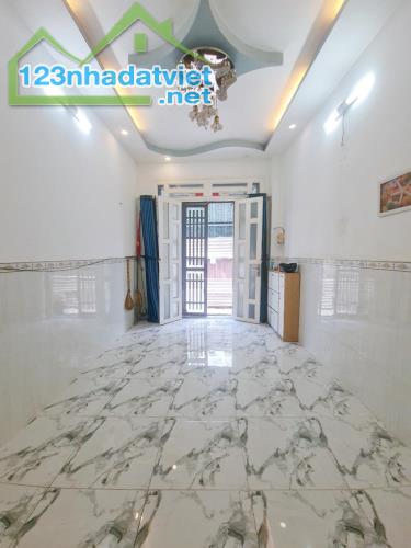 Bán nhà q8 2 lầu đúc BTCT Hoàn công đầy đủ - 2