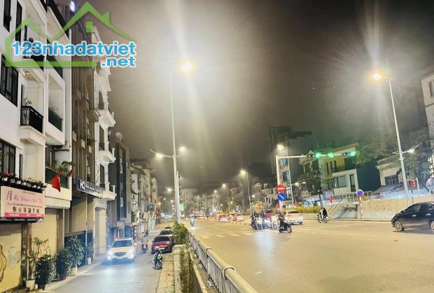 Bán Nhà Mặt Phố Âu Cơ, 130m, 7 Tầng Thang Máy, Mặt tiền 6M , Gía chỉ 53,6 Tỷ , Kinh Doanh