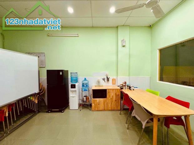 BÁN NHÀ Hẻm 443 Lê Văn Sỹ, P.12, Q.3.  DT: 3.6m x 23m, Chỉ 10.3 Tỷ