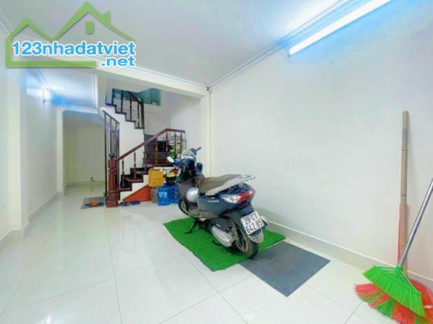MẶT NGÕ HỒNG HÀ - PHÂN LÔ, VỈA HÈ ÔTÔ TRÁNH - 50M RA PHỐ - GIÁ 10 TỶ - 1