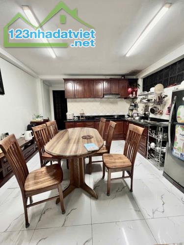 Biệt Thự Lô Góc Ngay Bv175- P4-GV – 6x17m (81m2 cn Đủ) 3 Tầng -3PN Khép Kín - 3