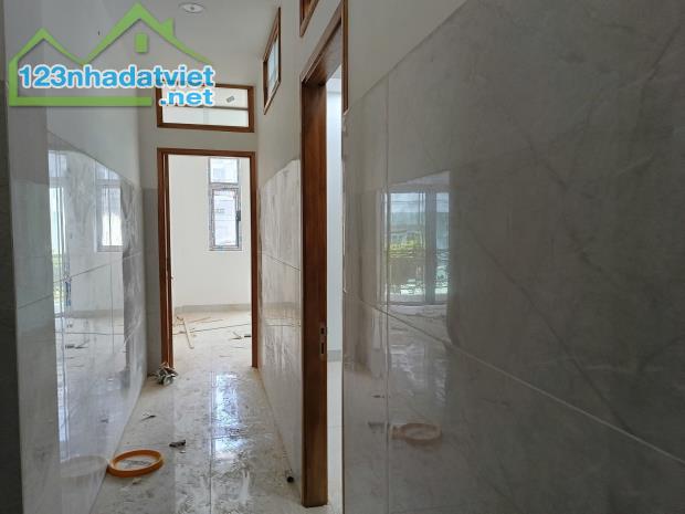 Bán nhà CHDV, đường Lê Trọng Tấn - Gần Cầu Bưng, 5x20m, 5 T - thang máy, 10PN, 10,5 tỷ.