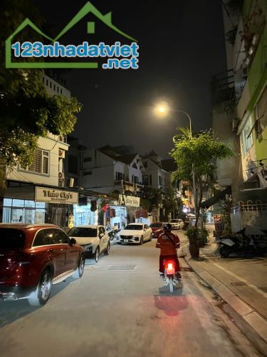 💥 Bán Nhà Lạc Long Quân View Hồ Tây, ngõ rộng thênh thang, giá chỉ hơn 8 tỷ! - 2