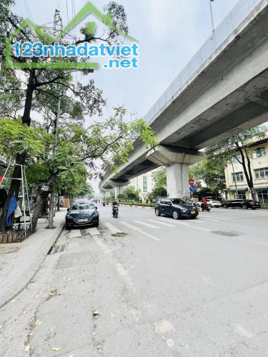 Mặt Phố Hào Nam,Đống Đa-61M x2T-MT 10M-KD-Xây Dựng Building-Lô Góc-Sầm Uất-chỉ 21.5 tỷ