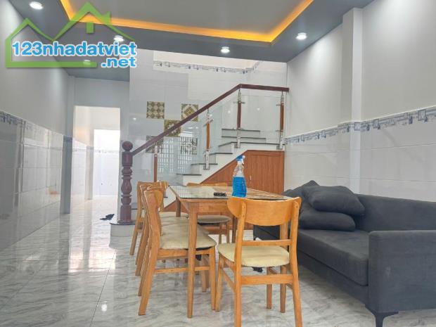 NHÀ B.ÁN QUANG TRUNG GV - GẦN NGÃ 4 VỚI PHAN HUY ÍCH & ST EMART2 - HXH - DT 52M² - 2 TẦNG - 1