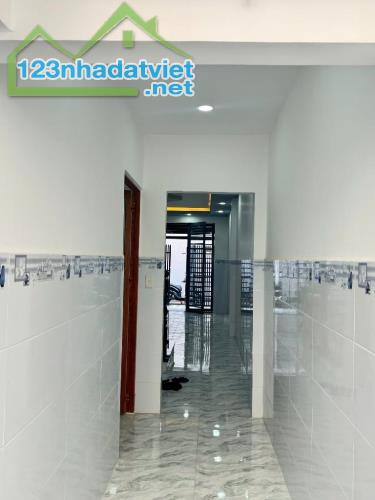 NHÀ B.ÁN QUANG TRUNG GV - GẦN NGÃ 4 VỚI PHAN HUY ÍCH & ST EMART2 - HXH - DT 52M² - 2 TẦNG - 3