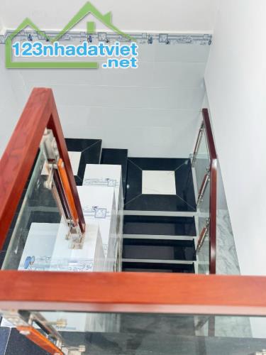 NHÀ B.ÁN QUANG TRUNG GV - GẦN NGÃ 4 VỚI PHAN HUY ÍCH & ST EMART2 - HXH - DT 52M² - 2 TẦNG - 4
