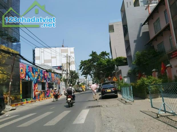 Bán nhà Gò Vấp, hẻm xe hơi Lê Quang Định, giáp Phạm Văn Đồng, 4 x 13, 3Pn, hơn 5 đồng - 2