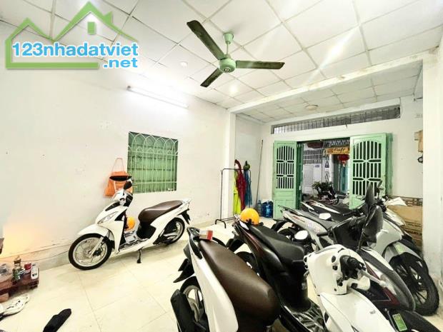 Bán nhà Gò Vấp, hẻm xe hơi Lê Quang Định, giáp Phạm Văn Đồng, 4 x 13, 3Pn, hơn 5 đồng - 1