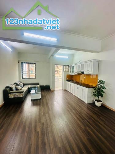 bán căn hộ Chung cư 3 ngủ tại Hoàng Văn Thái, Ngã Tư Sở