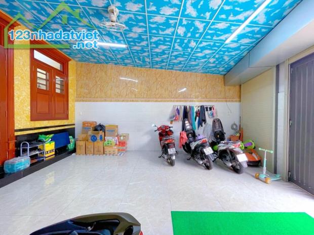 MẶT TIỀN KINH DOANH SẦM UẤT - 6 TẦNG - 6M x 16M - THANG MÁY - NỘI THẤT GỖ CAO CẤP - 3