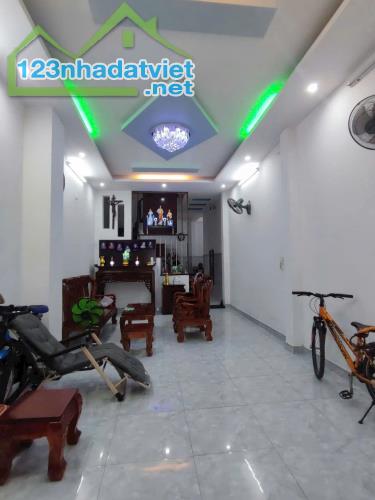 NHÀ ĐẸP 4 TẦNG NỞ HẬU - HẺM Ô TÔ 5M- 81m2 - GIÁ 6,8 TỶ - GẦN CHỢ VƯỜN LÀI - APĐ - Q12 - 1