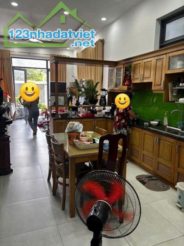 Kẹt Tiền bán nhà Giảm sâu 7,9 Tỷ còn 6,4 tỷ( bớt lộc) - 92m2 - 4 TẦNG - HXH- APĐ 25 - Q12 - 1