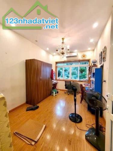 NHÀ ĐẸP RỰC RỠ ] GẦN NGUYỄN THỊ THẬP - QUẬN 7 - 4.1x14.8m - 4 TẦNG - HƠN 6 TỶ - 1