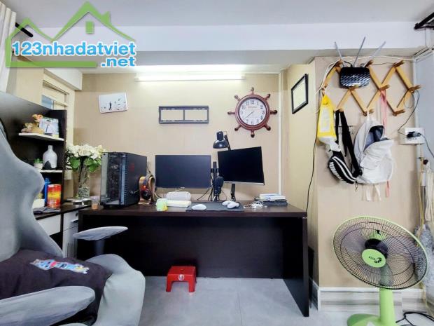 ** Nhà Sát Mặt Tiền, Hẻm ÔTÔ-Vị Trí Kinh Doanh Ngay Hồ Thị Kỷ -Lê Hồng Phong 45M2 10.9Tỷ - 4