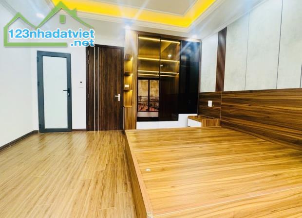 Bán nàh khương đình, Q. Thanh xuân, nhà mới xây full nội thất giá 8ty - 2