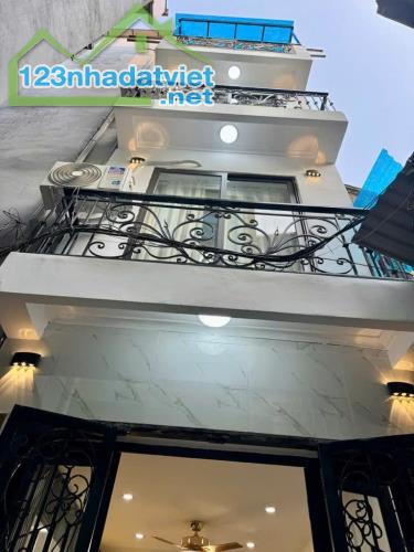 Bán nhà riêng, sát phố Minh Khai, quận Hai Bà Trưng, hàng hiếm, 22m2, 5 tầng, giá chỉ 5