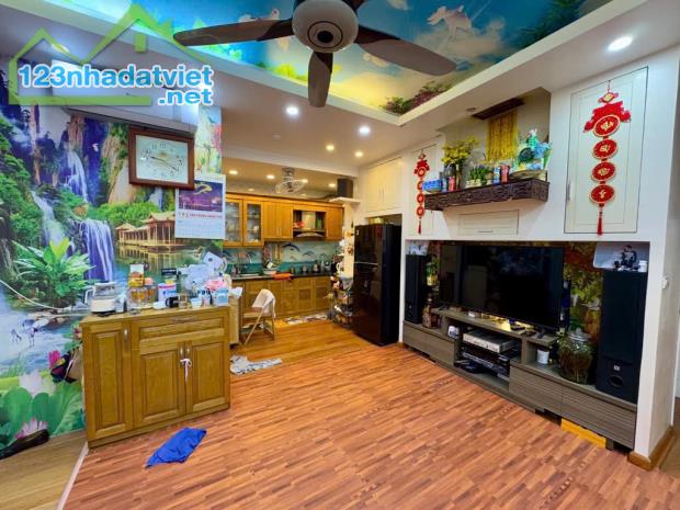 3 tỷ có chung cư ở Sài đồng Long Biên full nội thất 2 ngủ 62m tầng 7 cửa hướng đông nam
