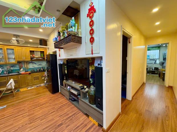 3 tỷ có chung cư ở Sài đồng Long Biên full nội thất 2 ngủ 62m tầng 7 cửa hướng đông nam - 2