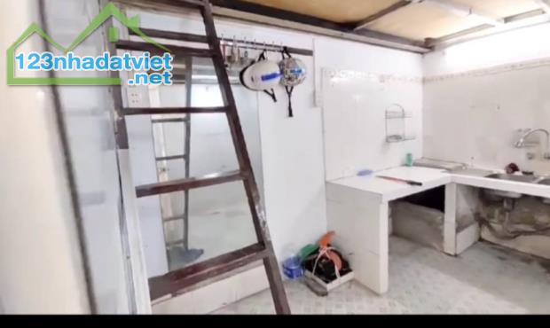 Cho thuê MBKD Mặt Phố Đại Từ 35m2 + gác xép KD sạch 9.5 Triệu