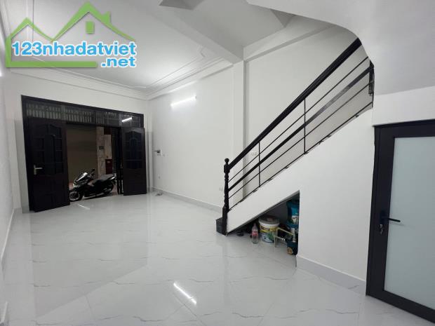 Cbo thuê MBKD ngõ ô tô Thái Hà, 5 tầng, 30m2, 4 ngủ, KD Cà Phê, Spa..22 Triệu